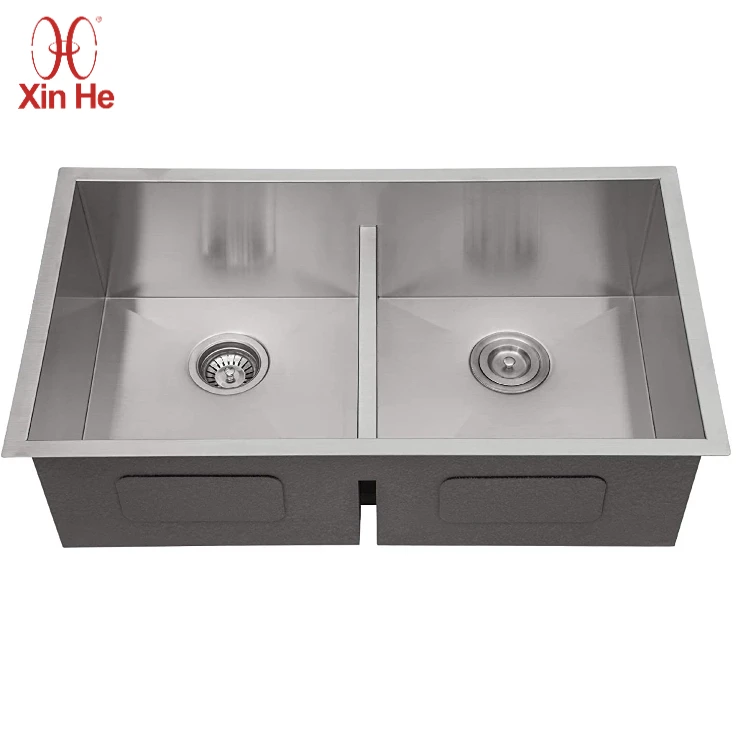 Undermount kitchen sink