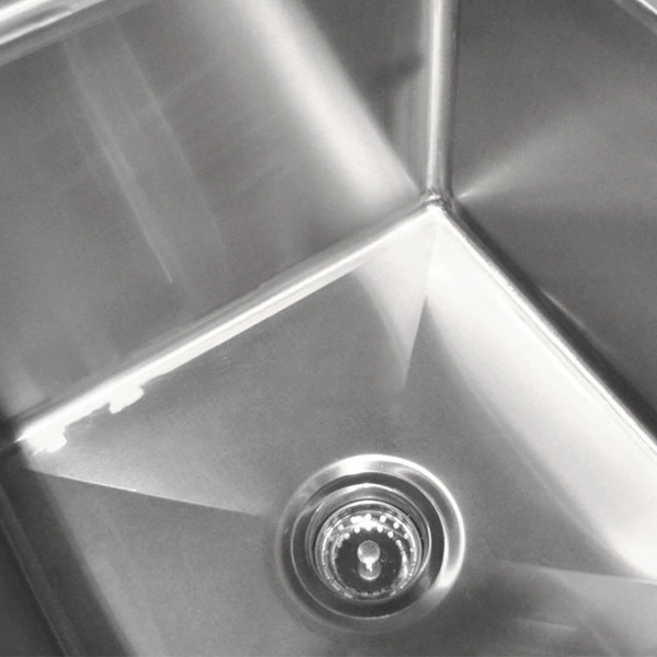 Stainless steel kitchen sink with drain